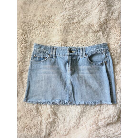 Aeropostale Denim Low Rise Frayed Mini Skirt size 3/4 - Picture 1 of 8